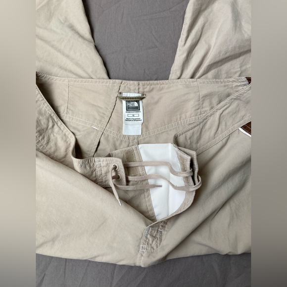 Vintage North Face Capris - Picture 6 of 8